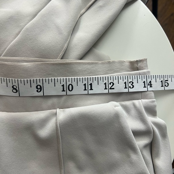 Athleta Pants Womens Beige Venice Pintuck Tapered Commute Travel Office Sz XS - Picture 5 of 10